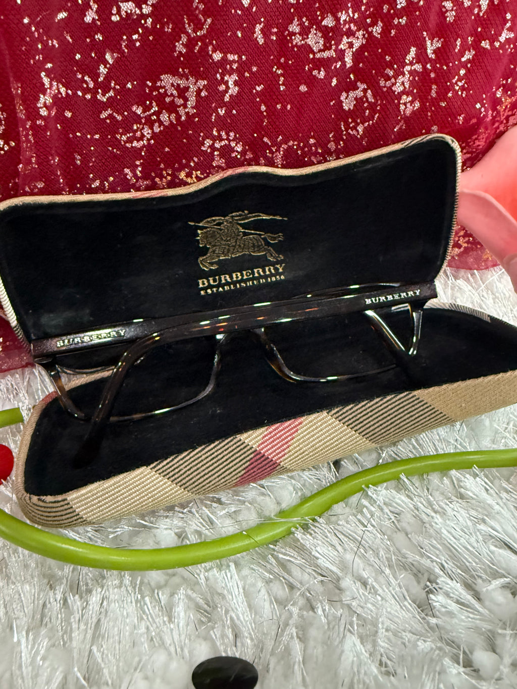 Pre-Loved BURBERRY Eyeglasses BE 2073 3002 Dark Havana BURBERRY Eyeglasses BE 2073 3002 This Eyeglasses frame size is 53-16-135. This model is a, Female frame