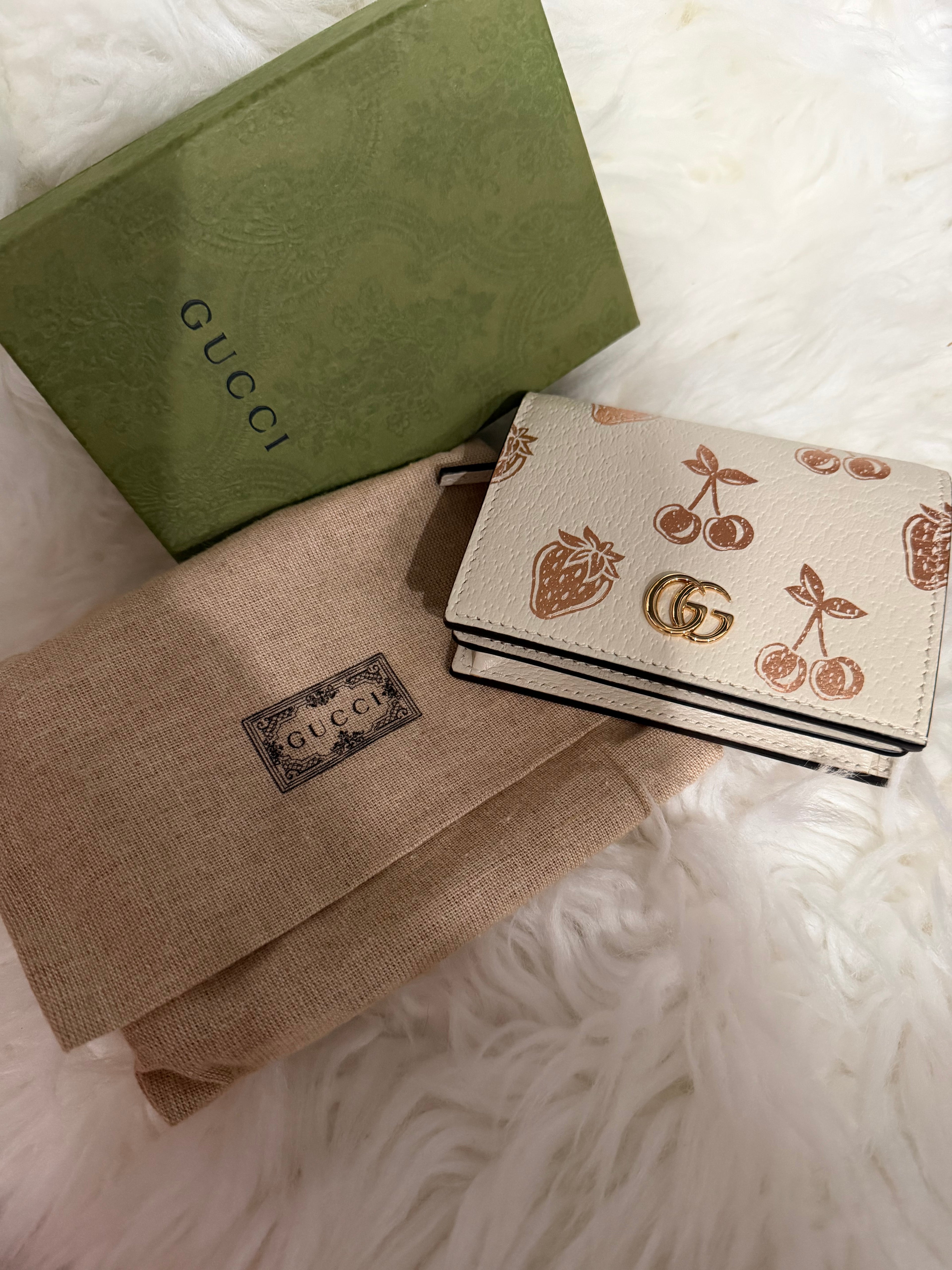 Gucci Petit Marmont Leather Card Case Double G Logo Bifold Wallet