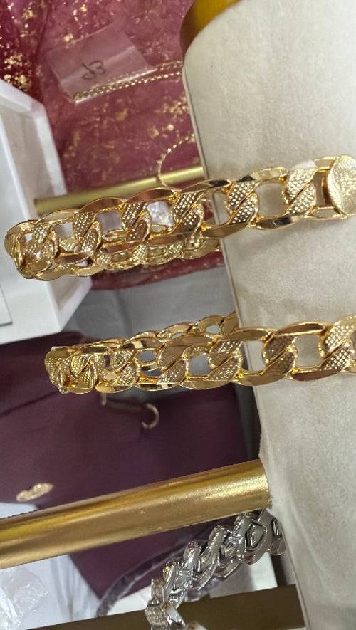 14k yellow golden plated diamond-cut curb link bracelet
