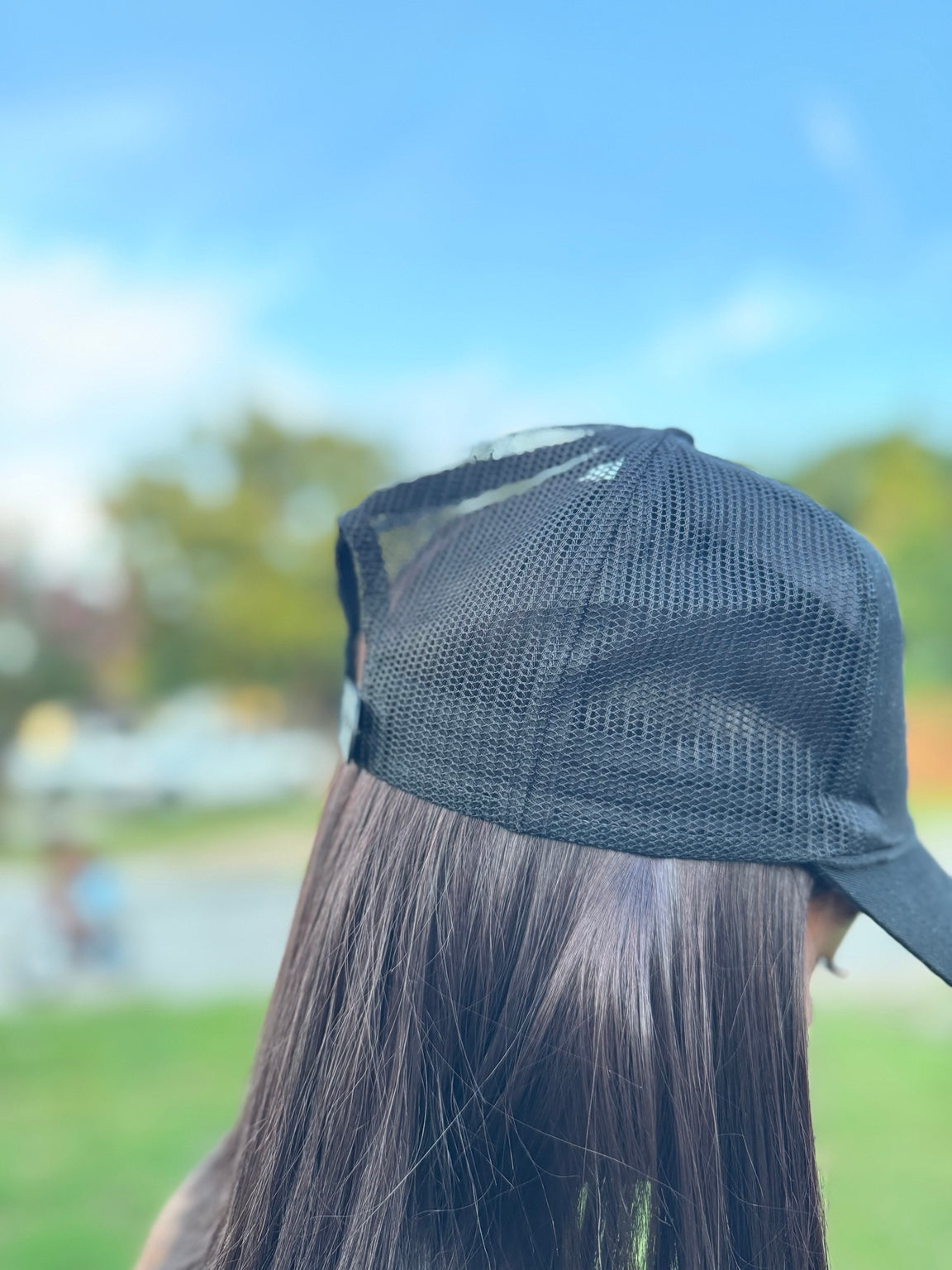 Vázquez 4:13 black trucker hat mesh back